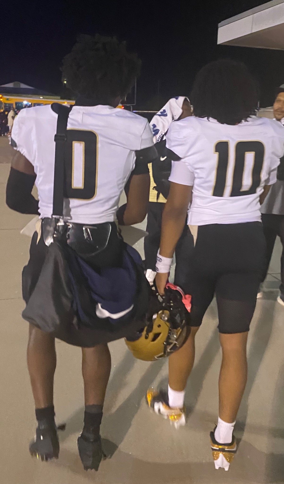 Dantae number 10 focused on the sideline during the Luella game
